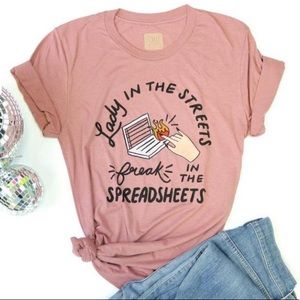 Peach pink t shirt